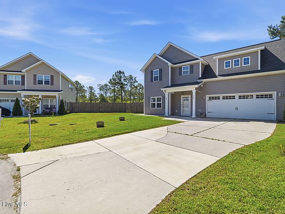 2nd image of 527 Everett Glades