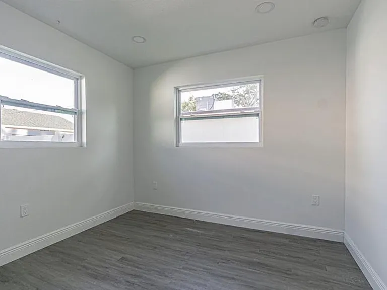 558 Clearwater Largo Rd N #A — Photo 3