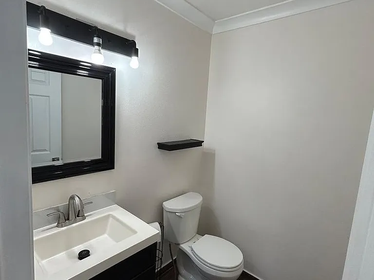 285 Rancho Dr #D — Photo 25