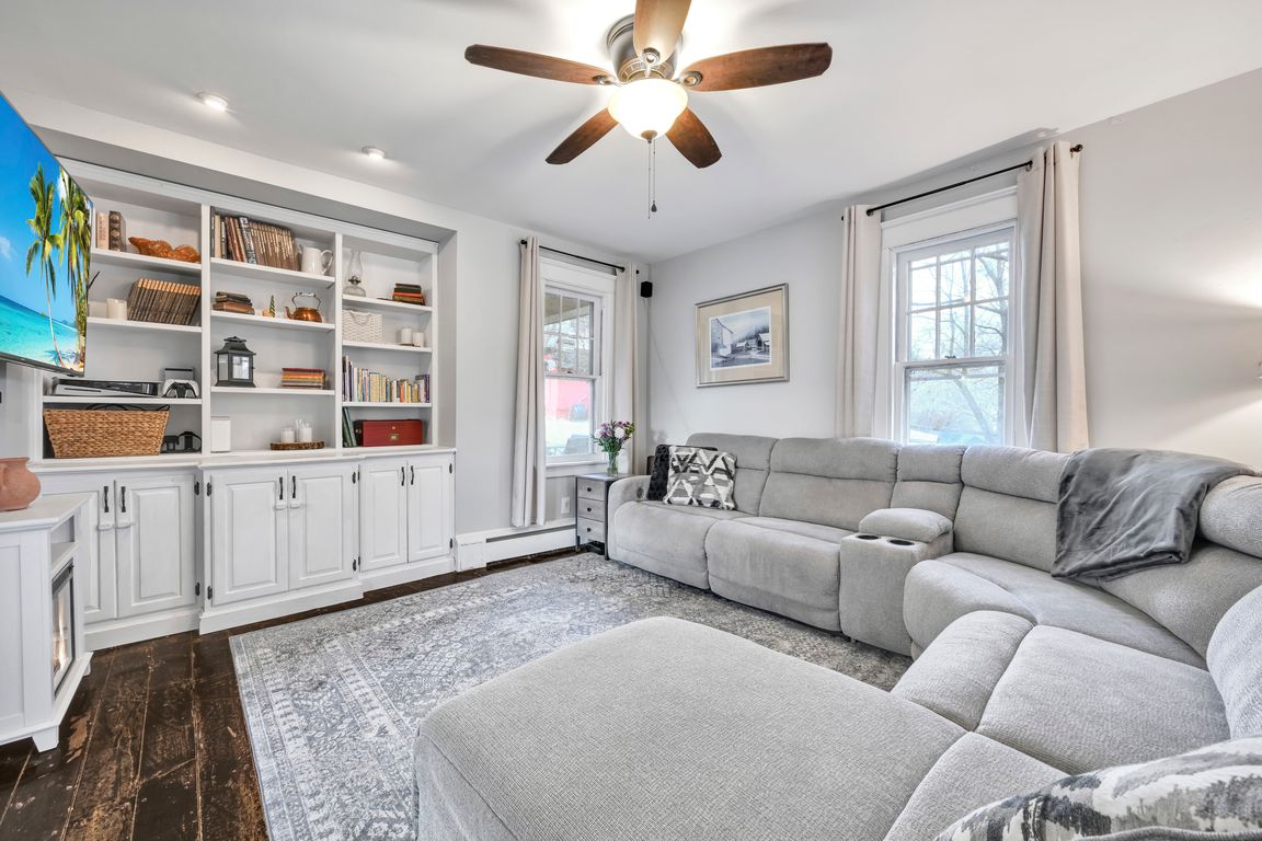 04-Living Room