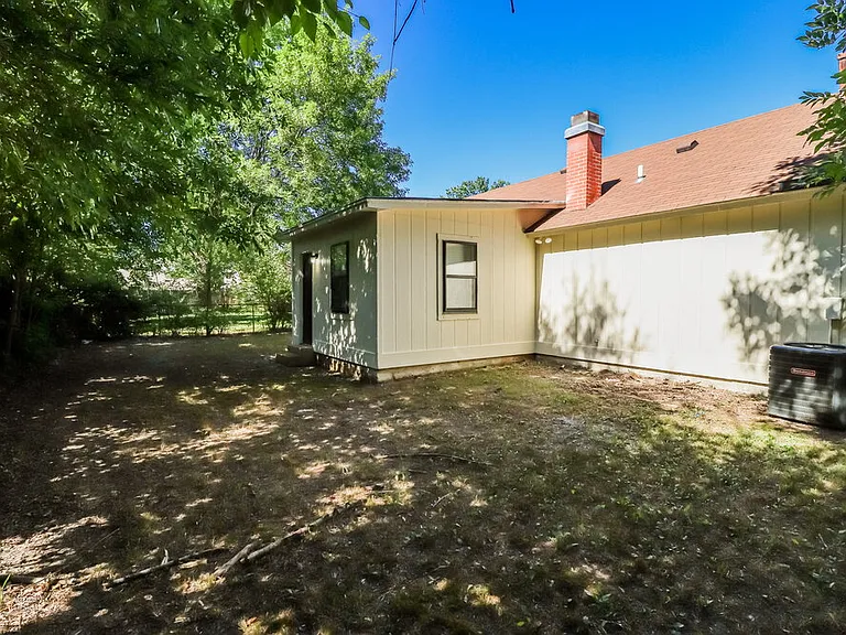 2705 Van Leer Dr — Photo 15