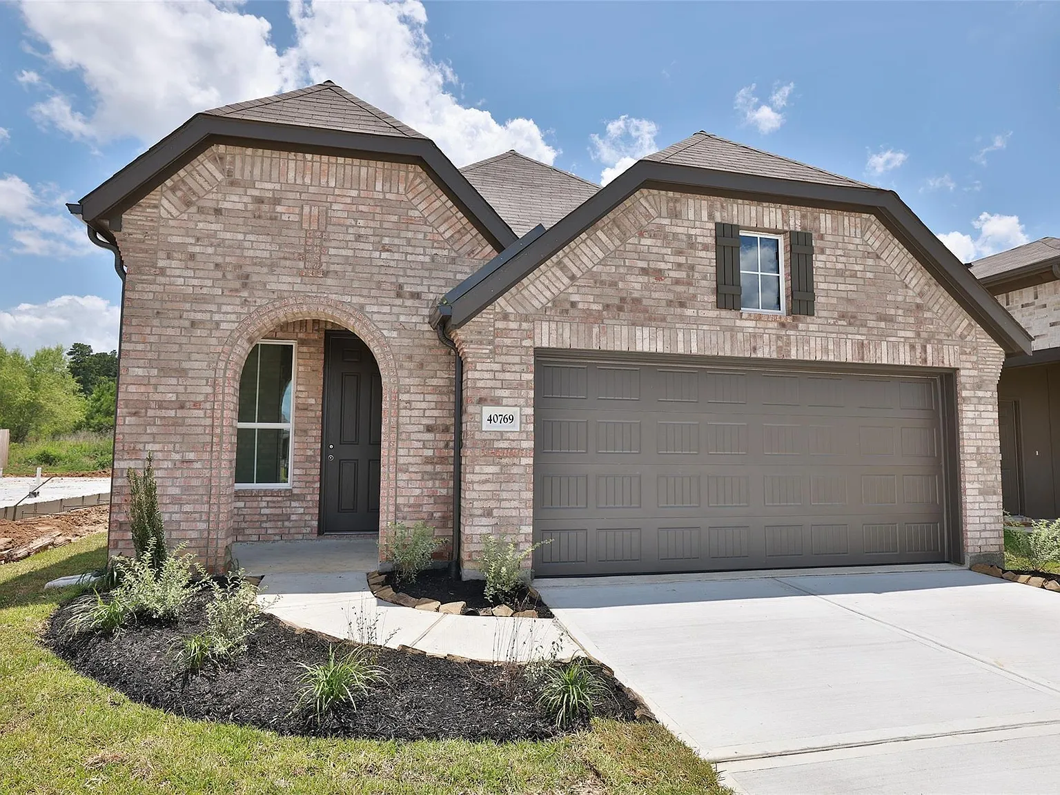 3 bed, 2.0 bath, 1527 sqft, $1,850 — Photo 2