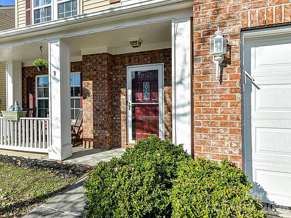 3rd image of 2122 Durand Rd