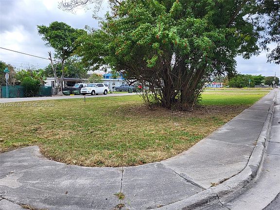 5th image of 300 SW 6th St