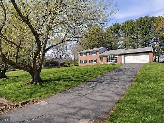 3rd image of 13412 Doncaster Ln