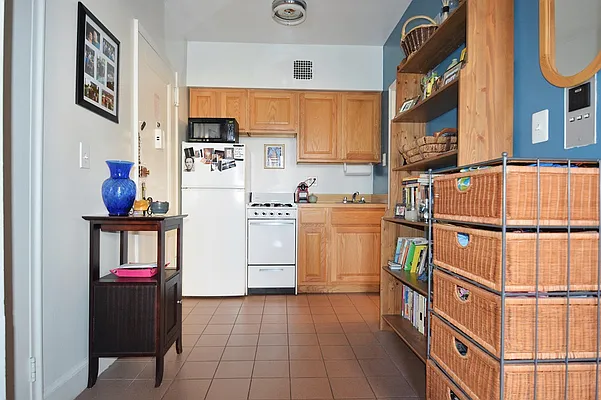 Rented by Balass Ralph, LREB | media 13