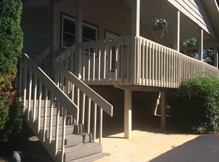 91 Owen St, Brevard, NC 28712