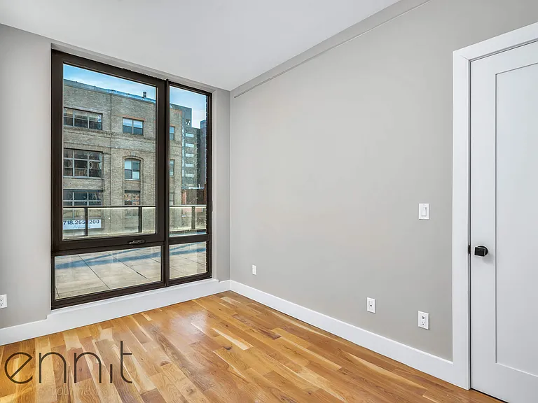 31 Debevoise St #4E — Photo 8
