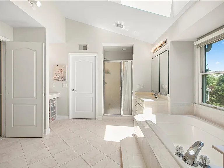 10243 Brittenford Dr — Photo 45