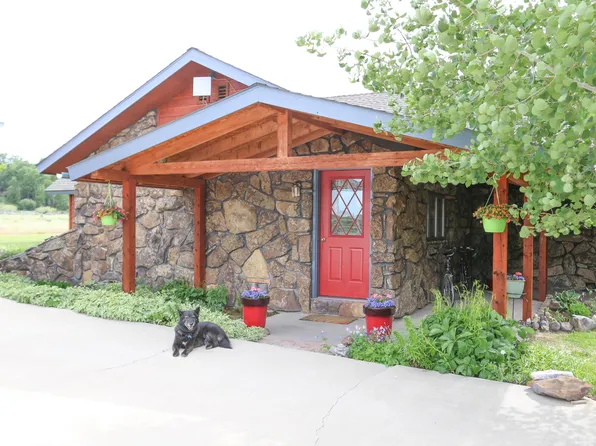 22 Beverly Dr, Cody, WY 82414