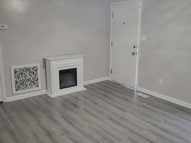 Family Room w/fireplace