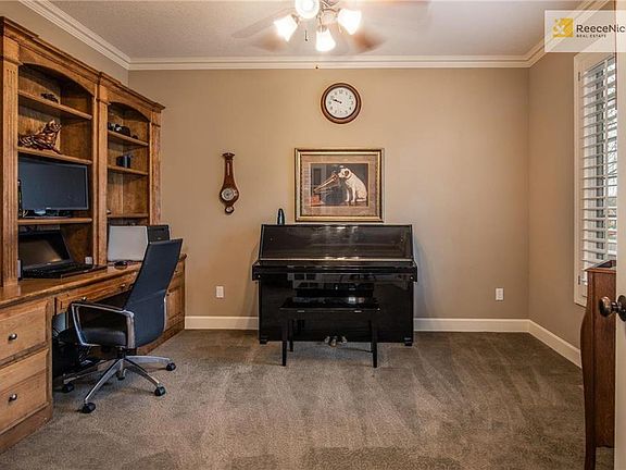 4th image of 14704 Connell St