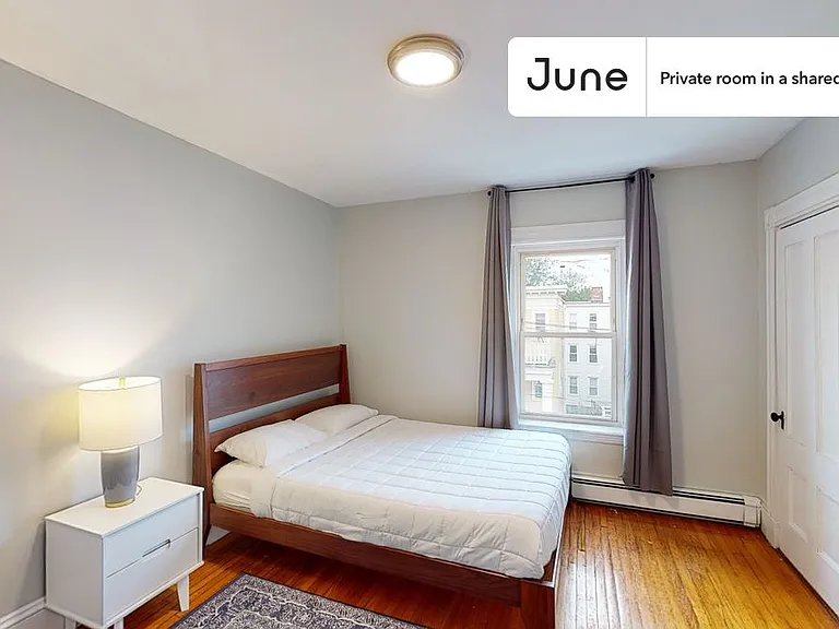 76 Easton St #C — Photo 1