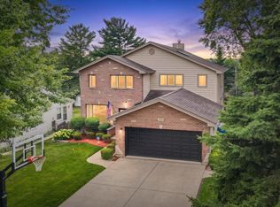 106 N Kenilworth Ave, Mount Prospect, IL 60056
