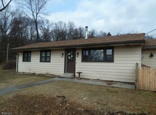10 Jefferson St, Vernon, NJ 07462