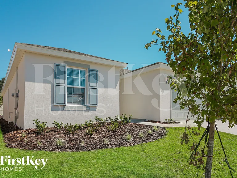 623 Lindbergh Way — Photo 2