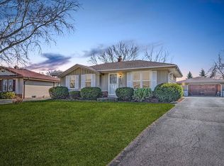 9519 W Goodrich Ct, Milwaukee, WI 53224