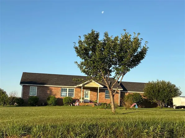 565 White Rd, Portland, TN 37148