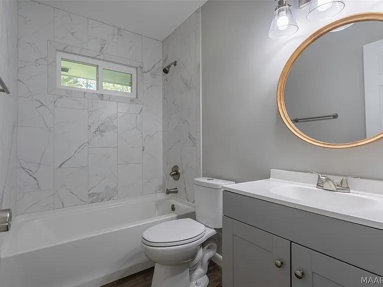 221 Moncrief St — Photo 16