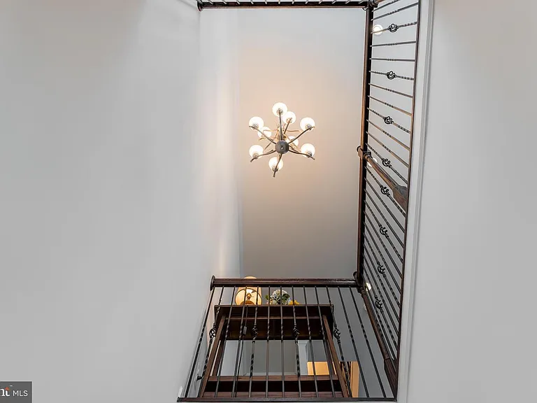 42506 Dogwood Glen Sq — Photo 10