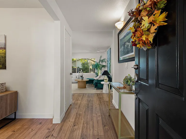 4127 Siskiyou Ave — Photo 3