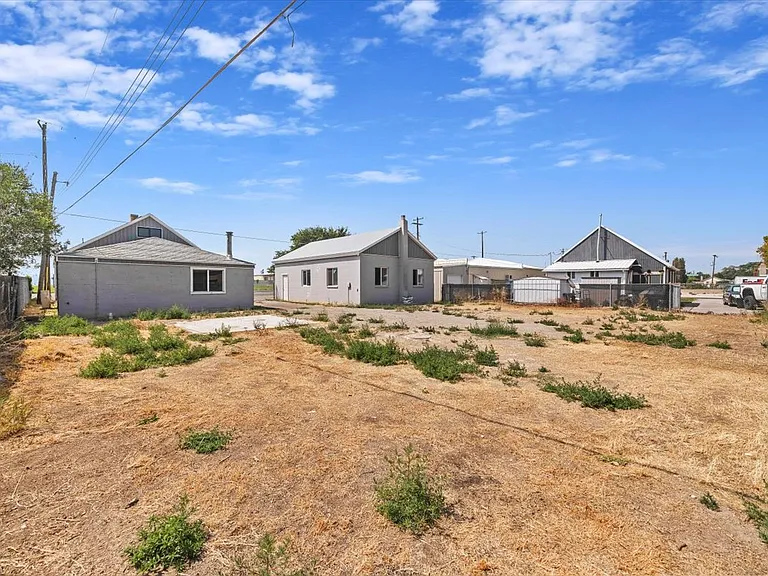 310 Highway 30 — Photo 12
