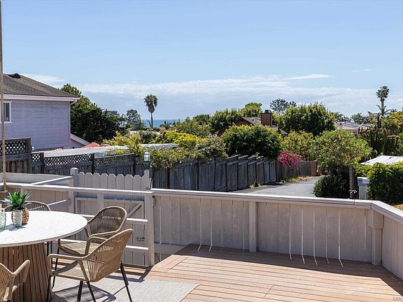 3rd image of 387 1/2 Ocean View Ave