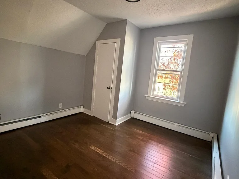 534 Howard Ave #3 — Photo 6