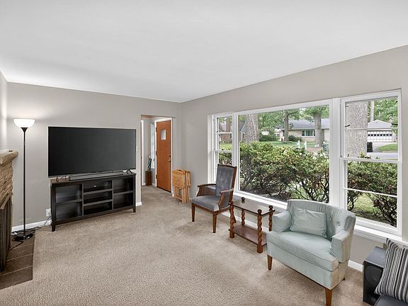 5th image of 11605 W Mount Vernon AVENUE
