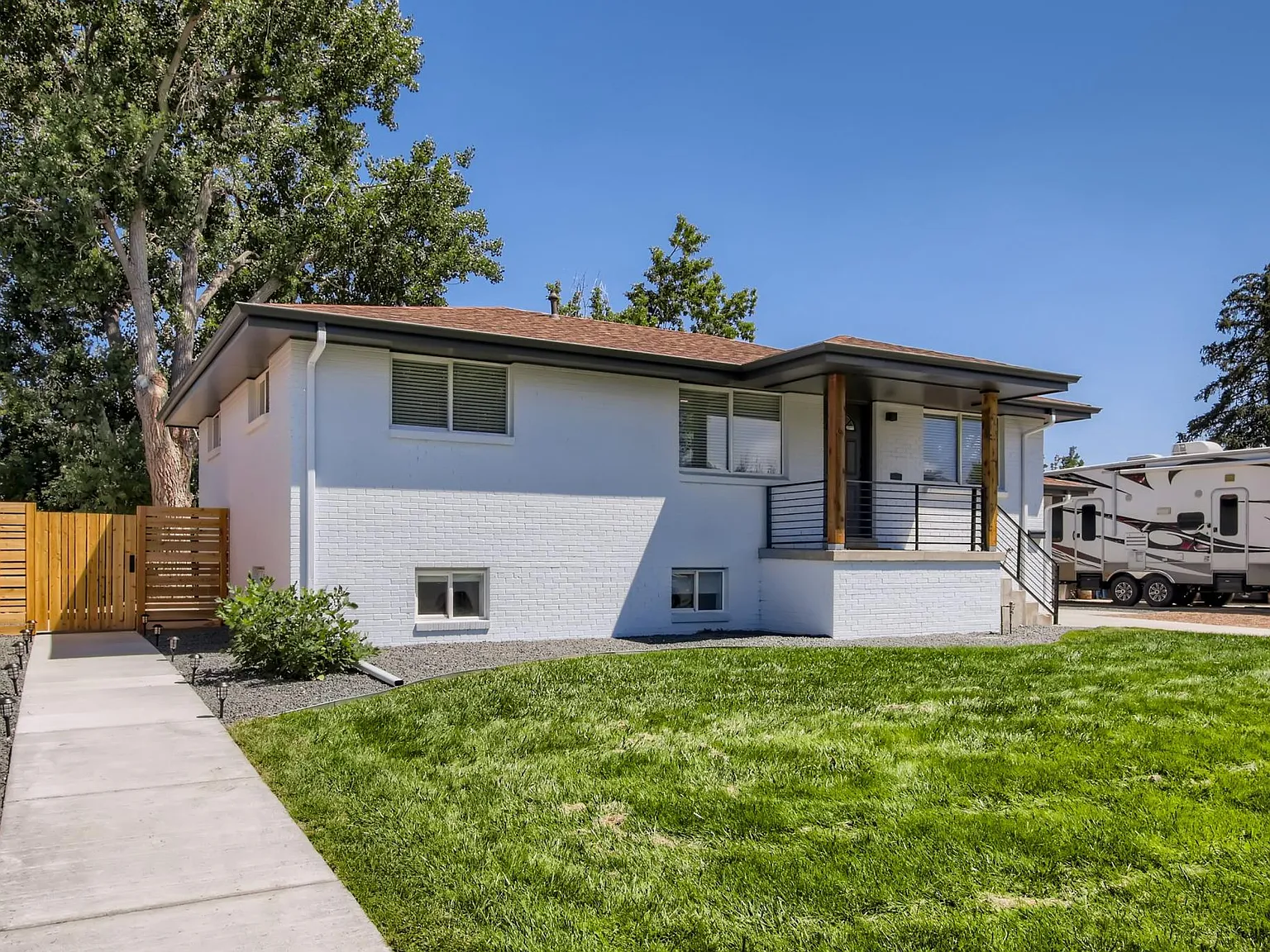 4672 Everett Ct — Photo 1