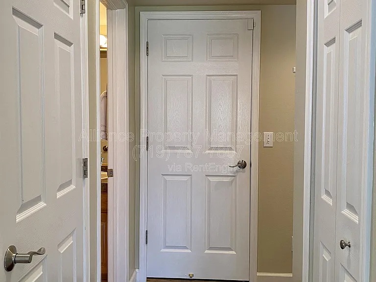 2825 Dristol Dr — Photo 12