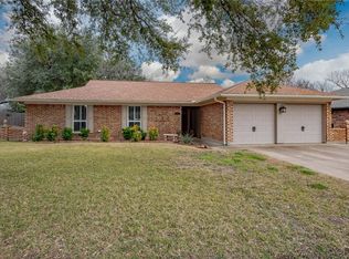1909 Roosevelt Dr, Pantego, TX 76013