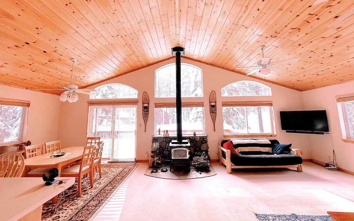 3 bed, 2.5 bath, 1700 sqft, $4,000 — Photo 3