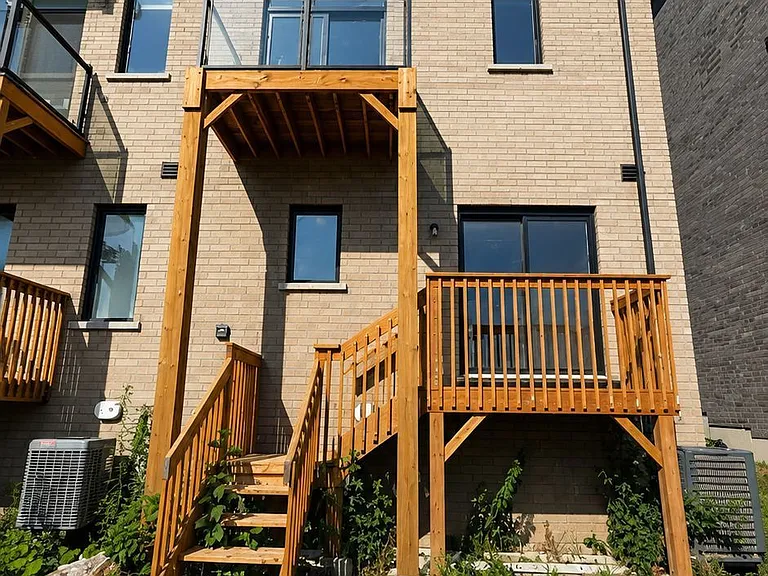 15 Inverary Cres — Photo 32