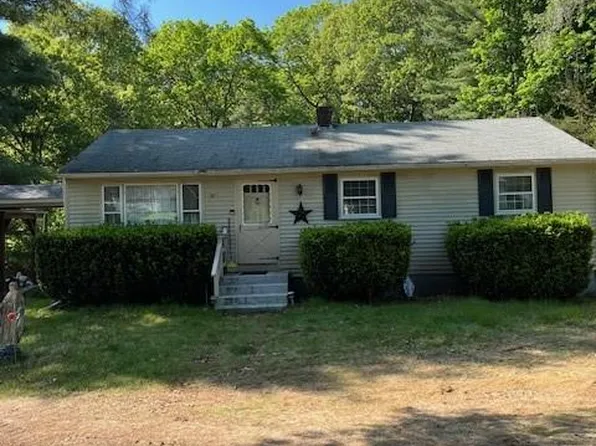 31 Winsor Ave, Johnston, RI 02919