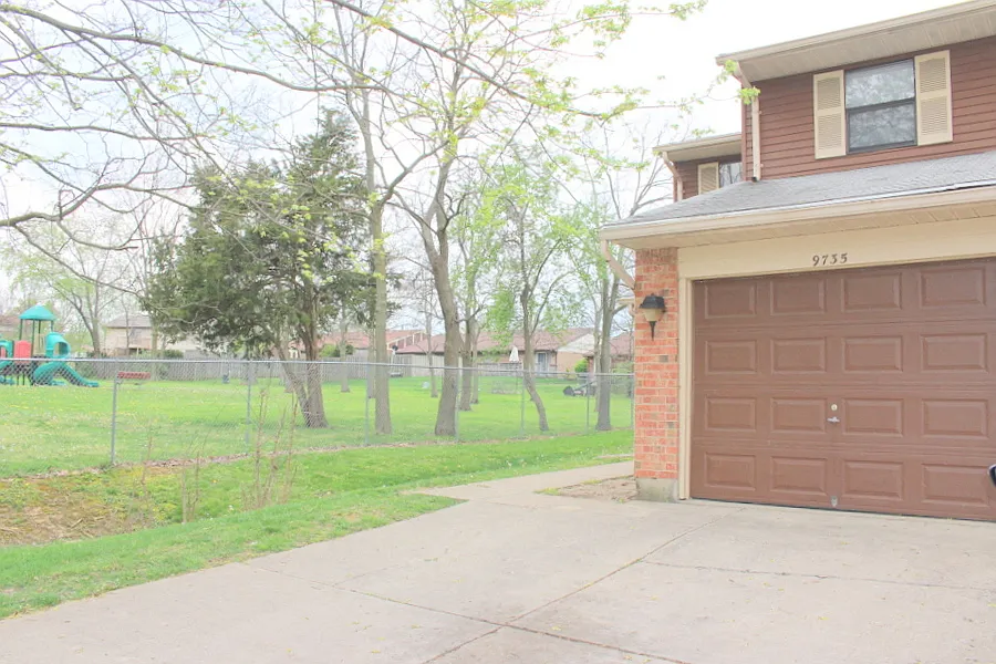 9735 Nettleton Park — Photo 1