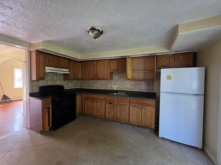15 Robart St #1-A — Photo 2