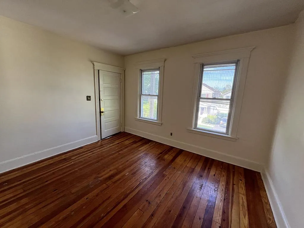 1213 Oswego St — Photo 2