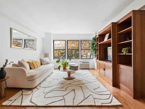 120 East 36th Street image 1 of 10