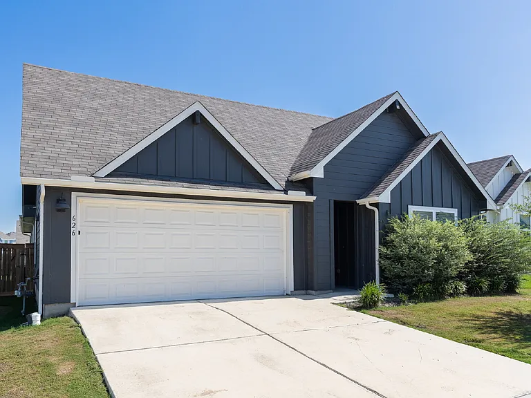 626 Jane Long Dr — Photo 2