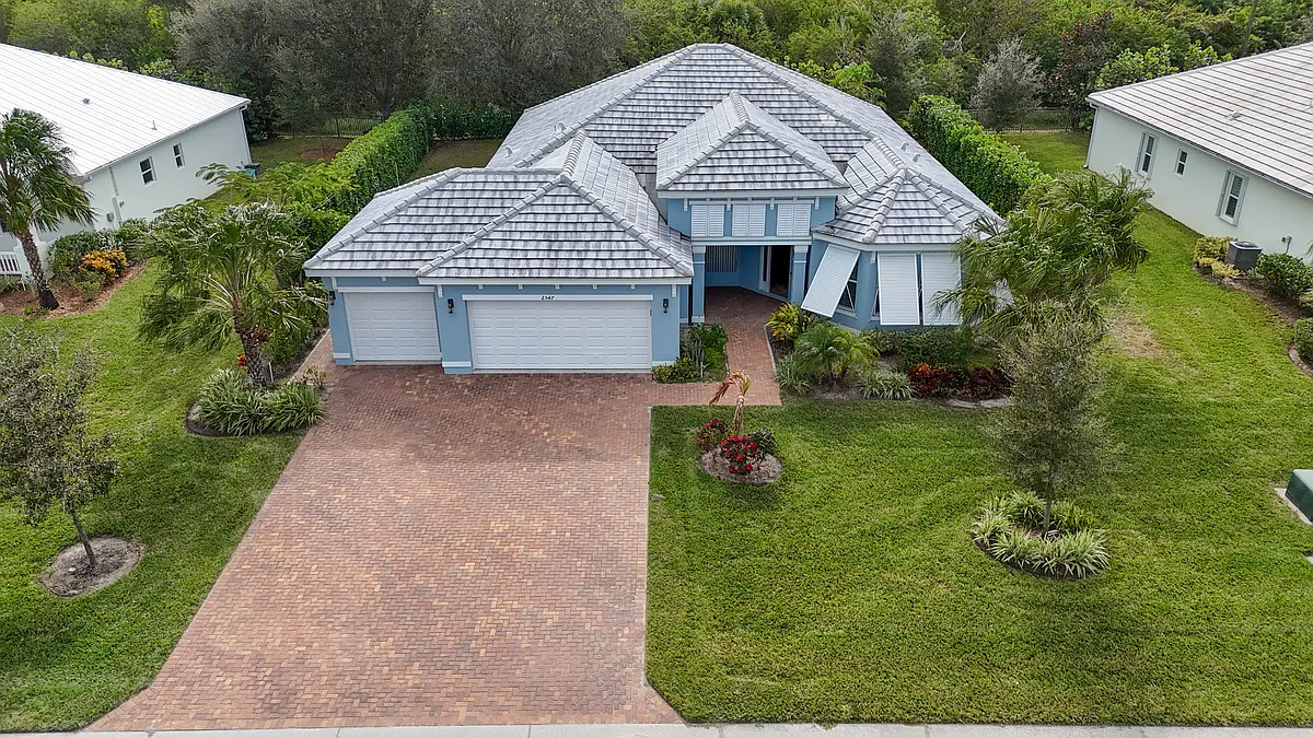Building Photo - 2547 Saint Lucia Cir