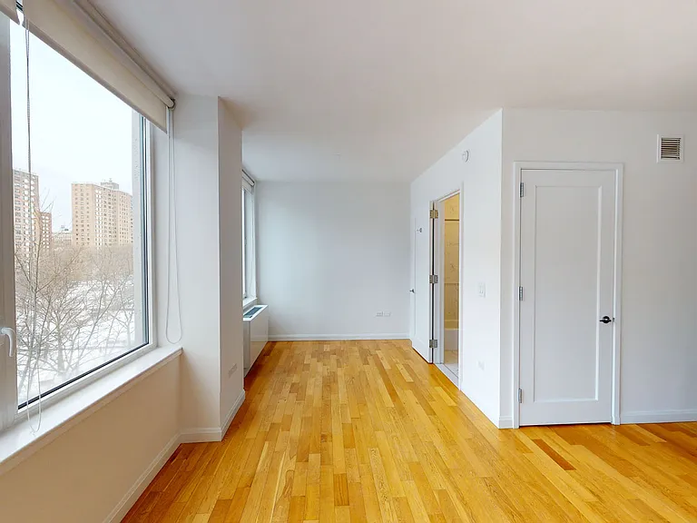 805 Columbus Ave #7D — Photo 4