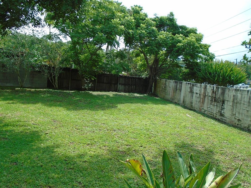 1st image of 325 Goldstone Pl