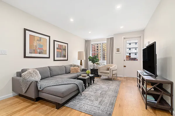 Sold by Compass | media 4