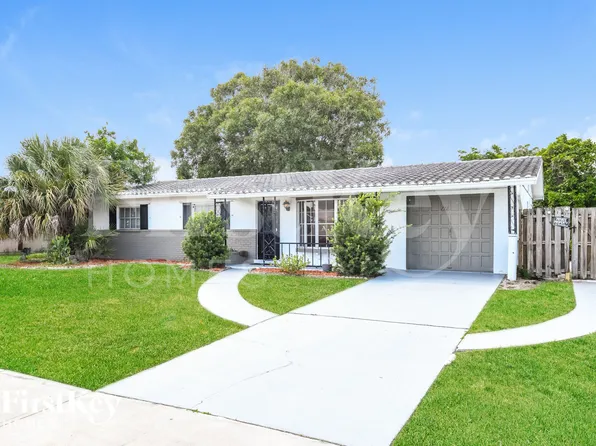 772 Cadez St NE, Palm Bay, FL 32905