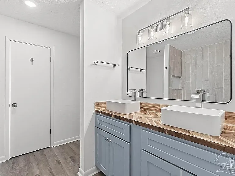 910 Whisperwood Ln S — Photo 23