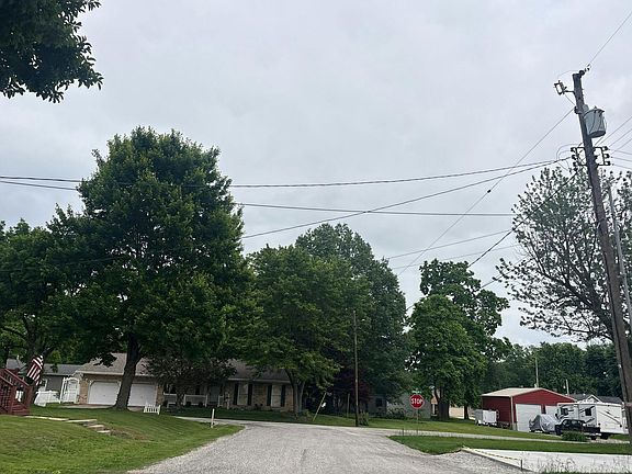 4th image of 103 Henderson St
