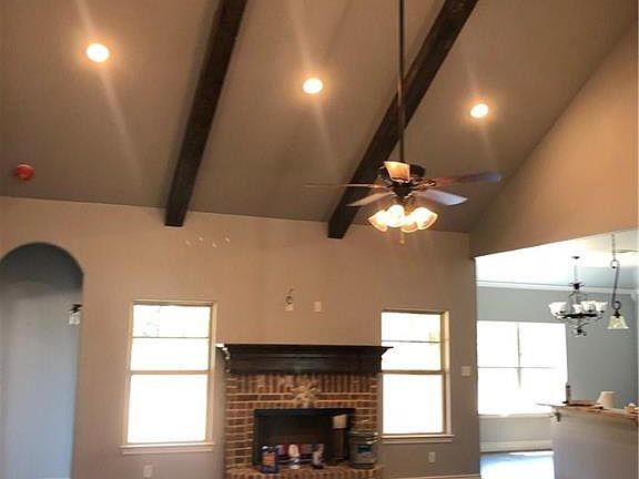 5th image of 419 Twin Oaks Ln