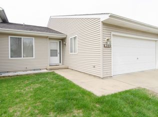 403 Irvine Rd, Champaign, IL 61822