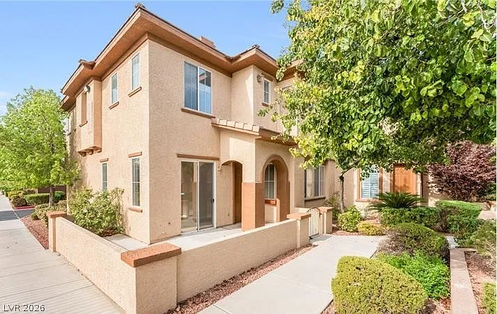 3 bed, 2.5 bath, 1492 sqft, $1,750 — Photo 1